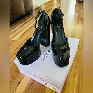 Madden Girl Dion black ankle strap platform pumps - size 7